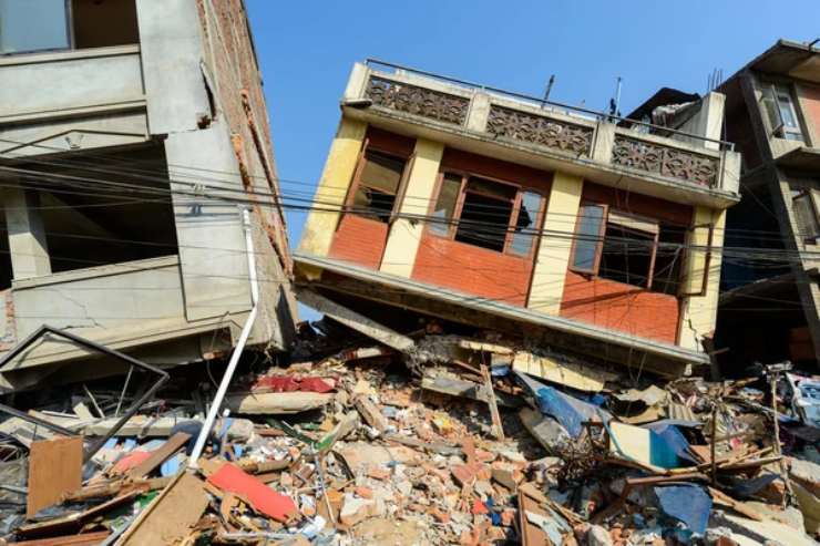 Conseguenze di un terremoto (Shutterstock foto) - www.marinecue.it