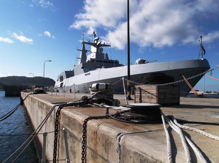 Illustrazione di una nave militare (Pixabay FOTO) - marinecue.it