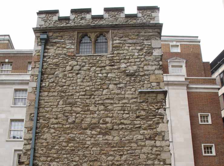 Illustrazione della torre prima dei lavori (Wikimedia Commons JohnArmagh FOTO) - buildingcue.it