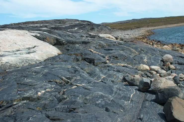 La cintura di rocce che sorge in Canada (Jonathan O'Neil foto) - www.sciencecue.it