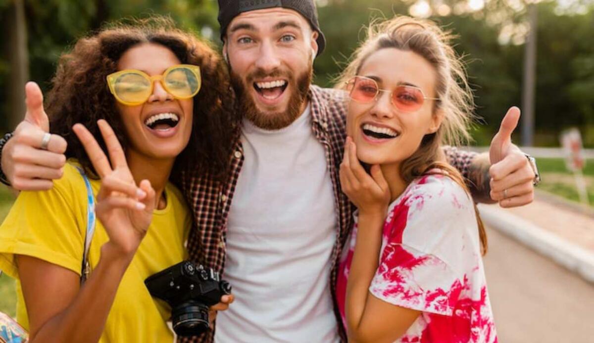 Lodi tra colleghi contro lo stress: uno studio svela il ruolo dell’apprezzamento nella salute mentale - 
