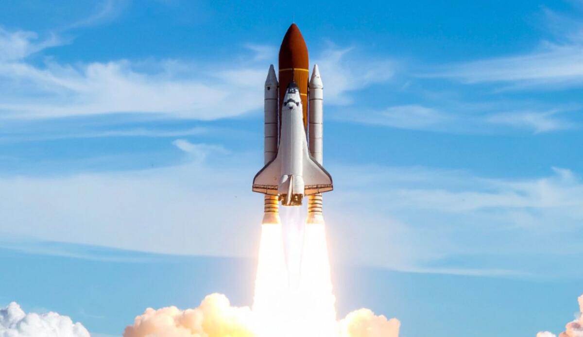 Controversia sulla proposta di trasferire lo Space Shuttle Discovery a Houston: lo spostamento potrebbe danneggiare il velivolo - Illustrazione di un lancio (Canva FOTO) - managementcue.it