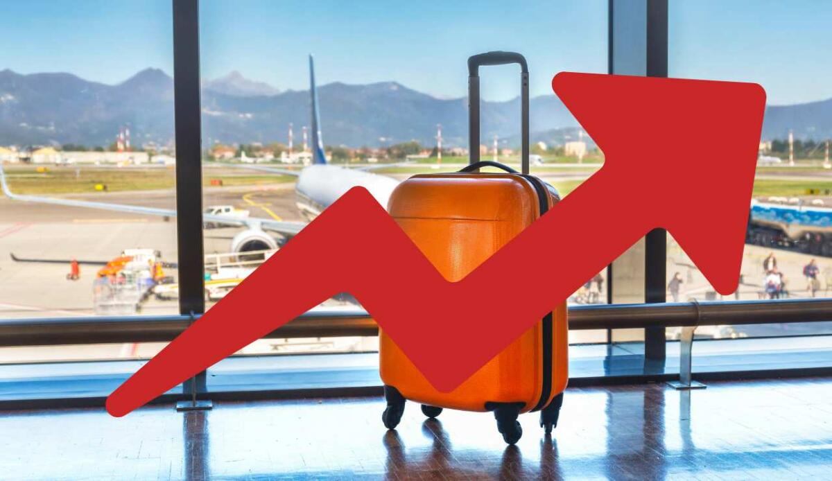 “Caro voli” natalizio, incrementi fino al +900%: come funziona davvero il meccanismo dei rincari e quali sono le implicazioni per consumatori e regolatori - 