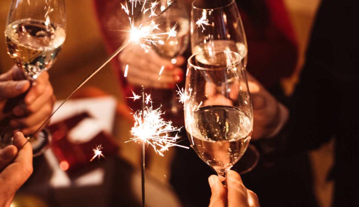 Perché festeggiamo il Capodanno? Origini e significati di una tradizione millenaria - 