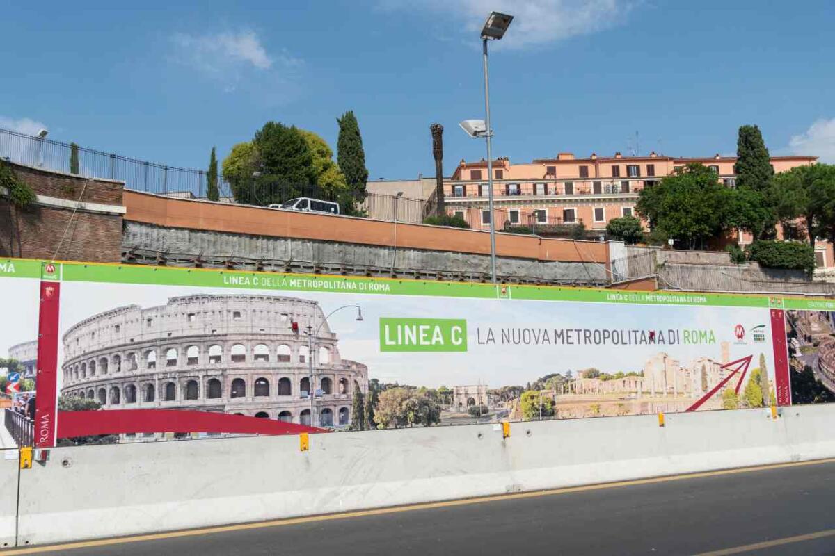 Linea C della metropolitana di Roma: storia, ritardi e il traguardo del Colosseo - 