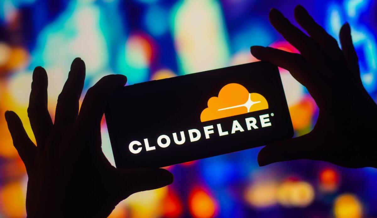 Cloudflare contro AGCOM: cosa sta succedendo e le conseguenze per il nostro paese - 