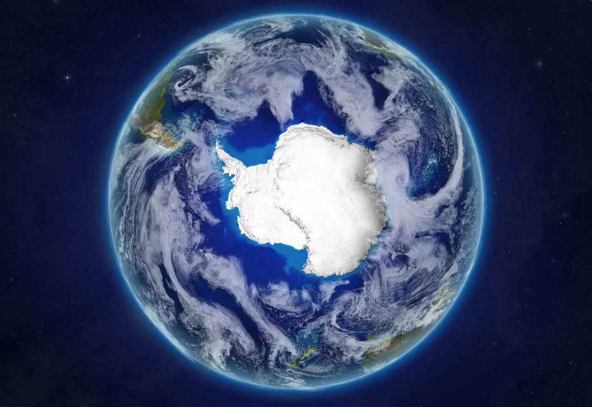 Antartide sotto il ghiaccio: le mappe satellitari ad alta risoluzione rivelano un paesaggio nascosto - 