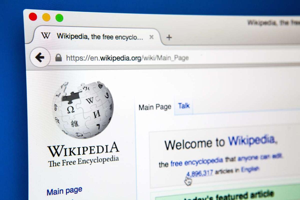 Wikipedia compie 25 anni: nascita e storia della più vasta enciclopedia libera e collaborativa della storia - 
