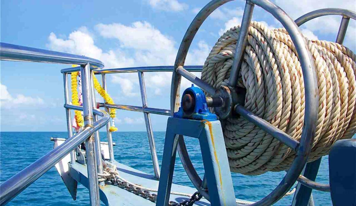 TAT-8 torna in superficie: recuperato il primo cavo sottomarino in fibra ottica transatlantico che ha cambiato Internet - 