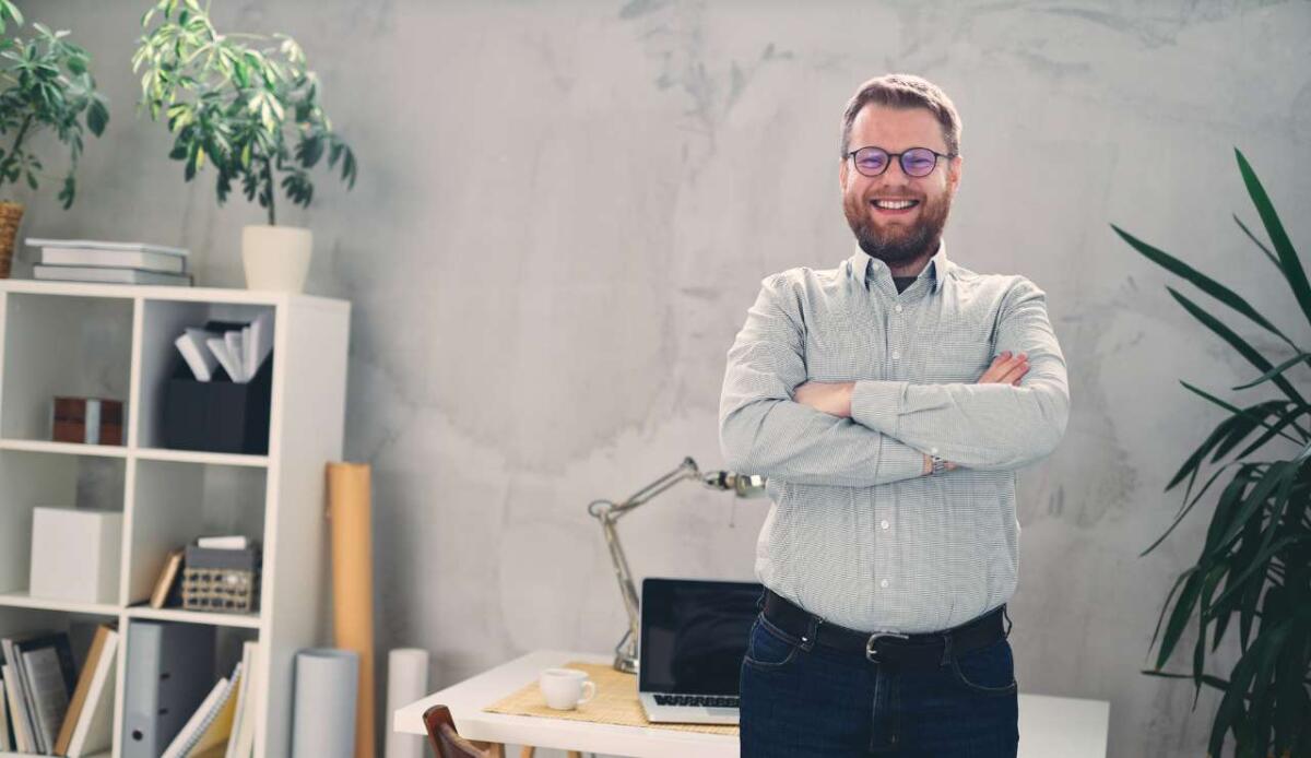 Un miliardo di fatturato, nessun dipendente: perché il one-person business non è più una nicchia - 
