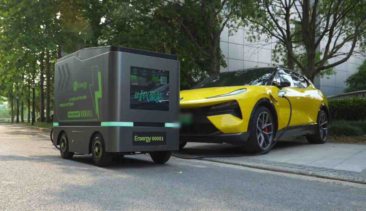 Ricarica EV senza colonnine fisse: il modello cinese dei robot mobili che l'Europa dovrebbe conoscere - 