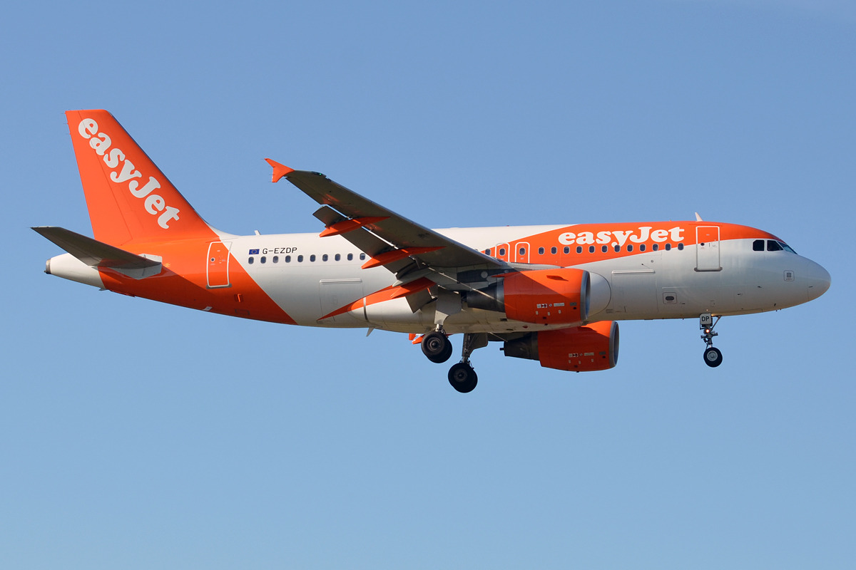 easyJet passa ad Apollo: l'accordo da 5,7 miliardi di sterline e il nodo delle regole europee - Wimimedia/ Anna Zvereva from Tallinn, Estonia - EasyJet, G-EZDP, Airbus A319-111