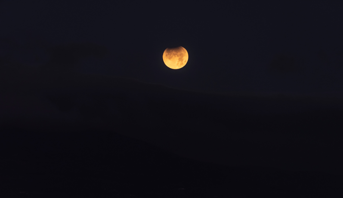 Eclissi di Luna del 28 agosto 2026: orari, visibilità in Italia e perché sarà quasi totale - Canva