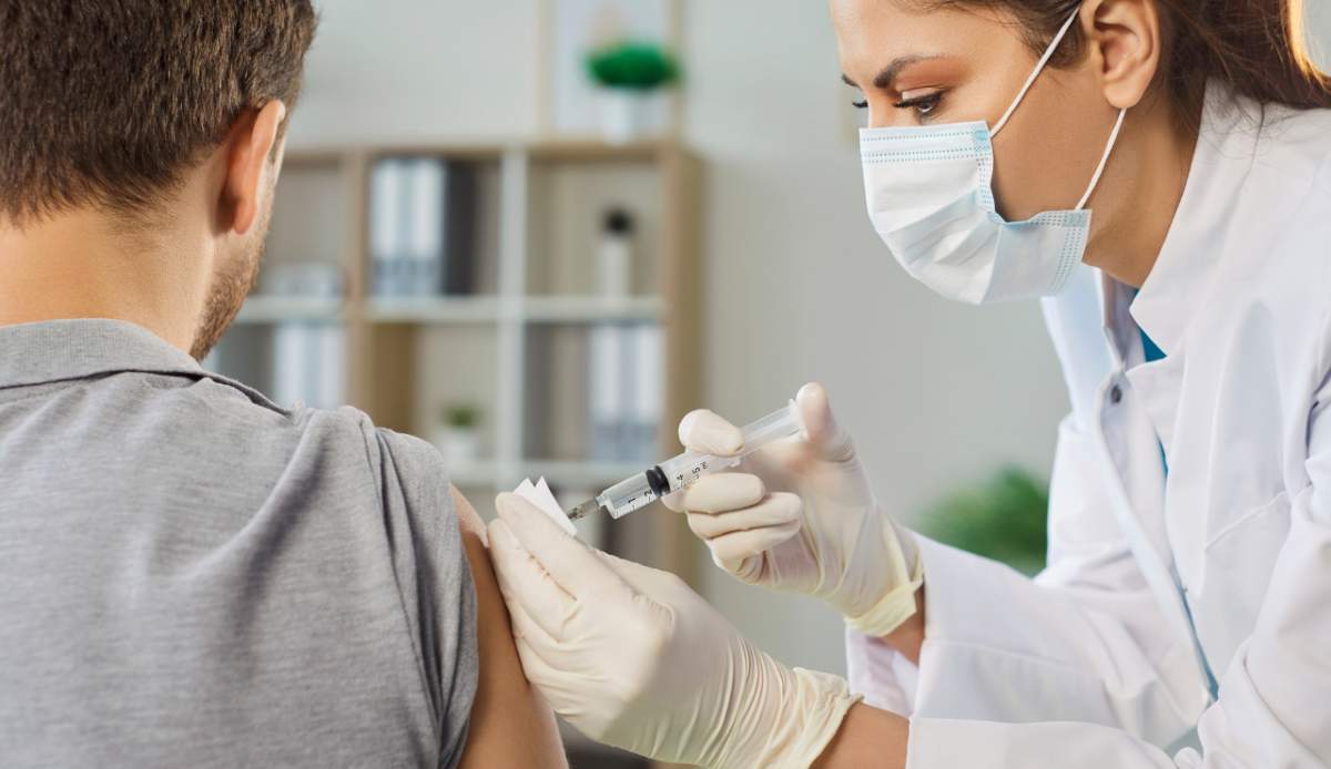 Vaccino o terapia? Differenza tra vaccini preventivi e terapeutici contro il cancro