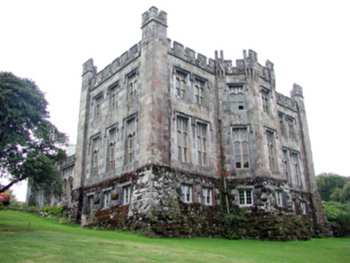 Il castello di Strancally, cosa ha comprato Zuckerberg sulle rive del Blackwater - Ireland NBHS