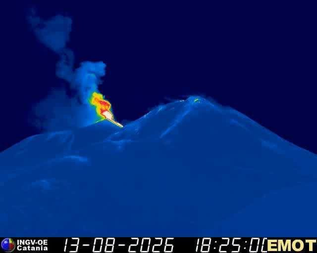 Fontana di lava Etna 13 agosto 2026