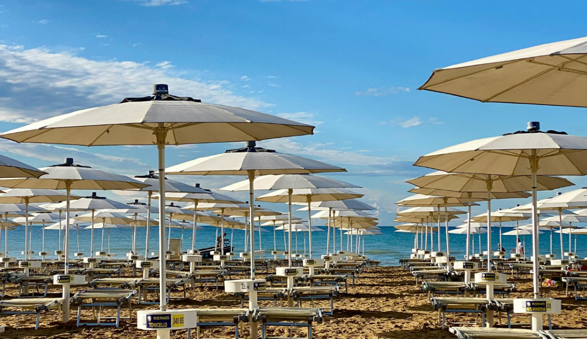 Origine di Ferragosto spiaggia attrezzata