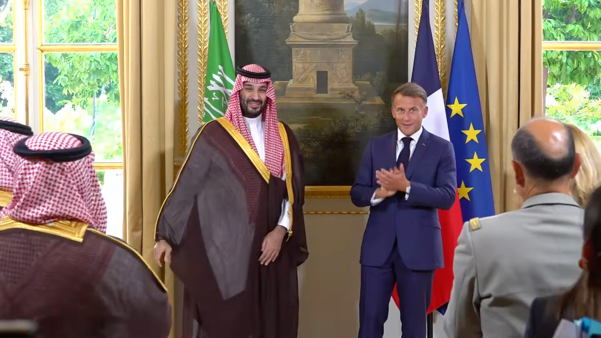 Macron e Mohammed bin Salman alla cerimonia di firma all'Eliseo, 24 agosto 2026