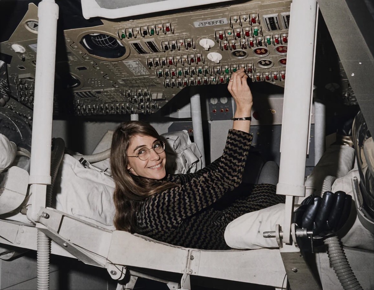 Margaret Hamilton è morta a 90 anni, guidò il software delle missioni Apollo - 