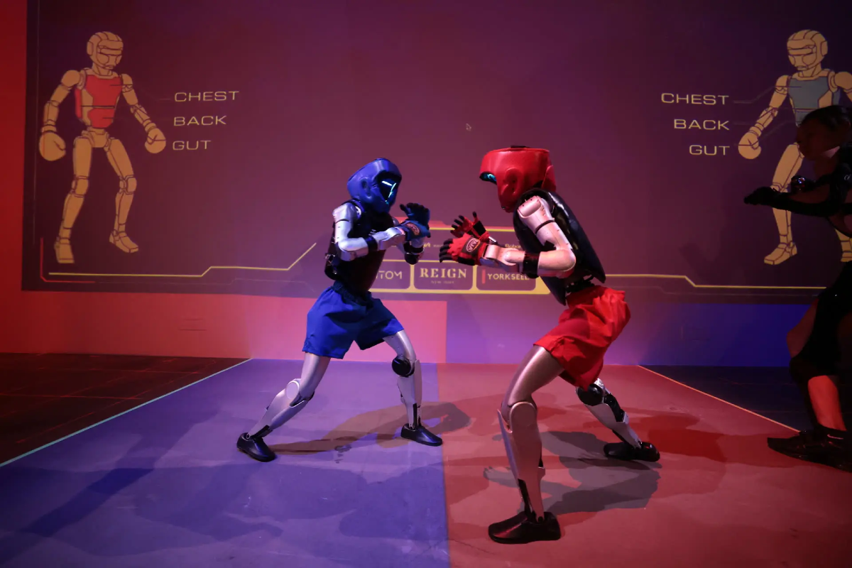 ARC Night a Singapore: robot umanoidi pilotati dal corpo dei lottatori - ARC Night
